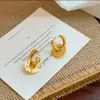 Aretes Redondos de Hielo Triturado Dorado con Diseño Geométrico Hueco, Lujo Ligero, Elegantes, para Viajar al Trabajo, Simples y Personalizados