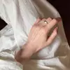 Novo produto de verão anel liso de prata de lei S925 para mulheres, não desbota, estilo nicho, ajustável, luxo leve, toque de alta qualidade, anel para o dedo indicador