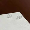 Brincos Femininos Mini Fofos em Forma de Coração com Zircônia e Laço, Compactos e Estilosos, Brincos de Personalidade Única