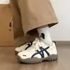 Nuevos Zapatos de Papá de Suela Blanda Primavera 2026 Zapatillas Casual Versátiles Zapatos de Entrenamiento Alemanes Retro de Suela Gruesa para Aumentar la Altura para Mujeres