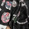 Pañuelo Cuadrado de Seda Sarga de 90 cm con Textura Delicada Chal Estilo Retro Pañuelo Cuadrado Venta al por Mayor Lujo Accesible Moda Chal para Damas