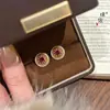 Pendientes de Vidriera Rosa con Diamantes Rojos y Color Arena Dorado Estilo Mismo de la Tienda de Oro Puzuo, Pendientes de Industria Pesada de Gama Alta Medievales para Tu Novia