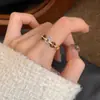 Anillo Abierto de Zircón Borgoña para Mujer Diseño Retro de Nicho Anillo para Dedo Índice Lujo Accesible Gama Alta Anillo Apilable Otoño e Invierno