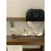 Sandálias Femininas Estilo Doce e Delicado com Laço, Sandálias de Salto Anabela com Temperamento para Uso ao Ar Livre no Verão, Sapatos de Salto Alto com Bico Quadrado e Abertos