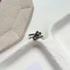 Anillo Vintage de Cruz Hueca Microincrustado para Mujer, Diseño Abierto Ajustable, Estilo de Nicho de Alta Gama, Anillo Versátil de Dedo Índice Hip-Hop Moderno