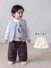 Conjunto de inverno com colete estilo coreano para meninos, colete de plumas de pato branco, camiseta de base, calça xadrez, roupas infantis