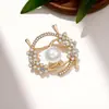 Broche de Flor de Perlas y Pedrería de Lujo Ligero y de Alta Gama para Mujer, Accesorio de Traje Versátil Exquisito y de Moda, Pin de Alta Gama