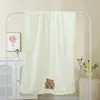 Set de Toalla y Toalla de Baño Amigable con la Piel Toalla Bordada de Capibara Linda Suave Super Absorbente Terciopelo de Coral Juego de Dos Piezas