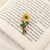 Suministro Directo de Fábrica Accesorios para Ropa Listos para Usar Regalo de Graduación Broche de Dibujos Animados Insignia de Aleación de Planta de Girasol Flor