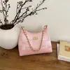 Bolsa Transversal de Ombro Único Estilo Novo Verão 2026 para Mulheres, Bolsa de Axila de Nicho de Alto Padrão com Corrente, Bolsa Feminina Vintage para o Dia a Dia Atacado
