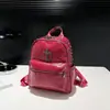 Nova Mochila Punk Transversal Feminina Estilo Punk Transversal Feminina Mochila Grande Capacidade Bolsa Casual Feminina Mochila com Rebites Tendência