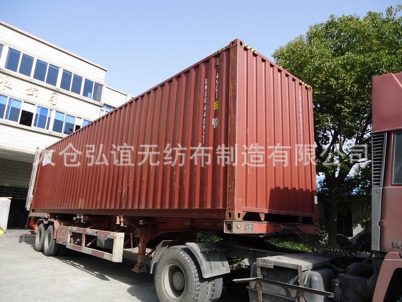 等候装柜车辆2