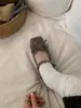 8 zapatos pequeños redondos de cuero en colores gris, negro, albaricoque, café, tacón plano, en stock, pedido completo, microfibra, Guangdong, Guangzhou, estilo coreano para mujer