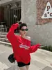 Foto real: Moletom versátil de ombro a ombro com estampa de letras estilo coreano, top casual solto retrô americano