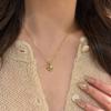 Lujo Ligero y de Alta Gama Collar y Aretes de Estrella de Cinco Puntas con Cuentas Redondas Incrustados con Zirconia Conjunto de Joyería de Diseño Nicho Moderno y Elegante