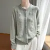 Cardigan de Tricô com Design Redutor de Idade Totalmente Feito à Mão em Crochê Outono e Inverno Novo Jaqueta Feminina Gola Redonda de Botão Único em Seda e Caxemira