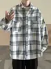 Camisa de manga larga a cuadros retro para hombre, corte holgado estilo Hong Kong, versátil camisa a cuadros casual para primavera y otoño, transfronteriza