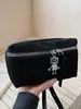 Bolsa Pequena com Textura Retrô Bolsa Feminina 2025 Outono Nova Couro de Alto Valor Bolsa Pequena Quadrada Bolsa Transversal Simples