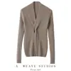 Novo suéter de cashmere 100% puro para outono e inverno para mulheres, gola V cruzada, padrão torcido, elegante, corte justo, blusa básica