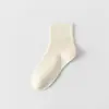 Calcetines para Mujer para Primavera y Verano, Delgados, Anti-Olor, Hilo de Algodón Puro, Antibacterianos, Calcetines Cortos Blancos, Calcetines de Malla Transpirable de Tubo Medio Corto para Mujer
