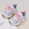 Zapatillas deportivas de malla para niños, nueva colección primavera/otoño 2026, modernas y versátiles para niños y niñas, diseño de malla transpirable, zapatillas de estilo robusto