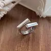 Anillo abierto cuadrado largo escalonado de Corea del Sur para mujer, nuevo diseño de nicho de moda, anillo minimalista de estilo frío a la moda.