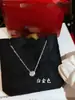 Collar de una sola gema V Gold Versión Alta para Mujer Chapado en Oro V Oro de 18 Quilates Cadena de Clavícula Pequeña Redonda de Pastel de Diamante Plato Volador Dropshipping