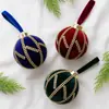 2026 nuevo colgante de bola de tela de Navidad con cadena decoración de árbol de Navidad DIY adorno de bola individual de espuma en stock