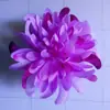 Cabeza de flor de crisantemo de simulación de alta calidad Flor de pongee de Yiwu Flor decorativa de crisantemo garra de dragón de verano más vendida Flor artificial más vendida