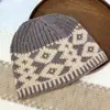 Corea del Sur Nuevo Sombrero de Lana Vintage Pareja Otoño e Invierno Diseñador Patrón de Diamantes Combinación de Colores Cálido Sombrero de Punto Sombrero para el Frío