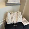 Bolso de Mujer 2025 Otoño Nuevo Diseño de Moda Color Sólido Diario Más Fácil de Combinar Textura Casual Hombro Cadena Bolso