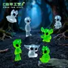 Nuevo producto transfronterizo: Figuritas de alienígenas que brillan en la oscuridad, decoraciones de paisajismo de jardín DIY, adornos colgantes y figuritas en miniatura para escritorio
