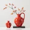 Yibeizi Nuevo Estilo Chino de Alta Gama Cerámica Roja Nieve Horneada Florero Arreglo Floral Sala de Estar Sala Modelo Decoración de Club