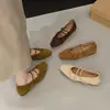 Zapatos Mary Jane Cuadrados de Terciopelo Retro con Aumento Oculto de Altura para Mujer 2026 Nuevos Zapatos Franceses de Noche para el Commute de Otoño
