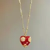 Colar com Pingente de Coração Florido com Gotejamento de Óleo Vermelho Vintage, Estilo Minimalista de Luxo Leve Exquisito com Senso de Design, Colar de Nicho