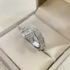 Anillo Abierto de Lujo Personalizado en Forma de V y Serpiente de Gama Alta para Dedo Índice de Mujer Anillo de Moda de Lujo Ligero