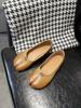 Versión de Piel de Vaca en Stock~ Zapatos Únicos de Cuero de Caballo Lavado con Punta Dividida para Mujer, Planos Bajos de Pezuña de Cerdo Plateados, Zapatos de Ballet