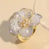 Anillo de Flores de Estilo Francés de Alta Gama para Mujer Personalidad Moda Flor Tridimensional Anillo de Circonita de Diamantes Completos Anillo Elegante de Moda