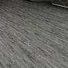 Suministro Directo de Fábrica Piso de Plástico de Piedra con Veta de Madera Gris Oscuro Impermeable Resistente al Desgaste Decoración de Proyectos de Hotel y Apartamento Se Pueden Realizar Pedidos al Por Mayor