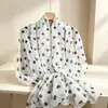 Novo Lenço Casual Elegante de Poá Gaze de Bali Toque de Algodão Lenço Longo Listrado de Seda Conjunto de Casaco Trench Shawl Macio Mulheres