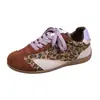 Zapatillas de ballet con estampado de leopardo para mujer, zapatos casuales que aumentan la altura, zapatillas retro retro para el otoño de 2026