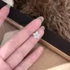 Nuevo collar pequeño de flor de diamante, sensación de lujo ligero y alta gama, moda fresca y elegante estilo coreano, cadena para la clavícula adornada con diamantes