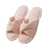 Nuevas zapatillas de algodón de pana cruzadas para venta transfronteriza, venta al por mayor para el hogar de otoño e invierno, zapatillas cálidas de interior para mujer, invierno