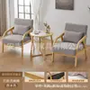 Conjunto de mesa e cadeiras de lazer para varanda um conjunto de três peças com uma mesa e duas cadeiras cadeira de sofá individual estilo log para pousada hotel tamanho grande