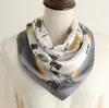 Pañuelo de Seda Nuevo Estilo Flor Simple y Elegante Chal Protector Solar Pañuelo de Rosa y Peonía Seda Imitación Pañuelo Cuadrado de 70cm Pañuelo Profesional para Mujeres