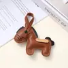 Pingente de Couro de Pônei do Ano do Cavalo, Chaveiro Fique Rico Logo, Pingente de Bolsa, Fabricante de Yiwu, Atacado em Estoque