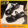 Sandalias Planas Estilo Nuevo 2026 para Mujer, Calzado de Verano para Exteriores, Sandalias de Deslizamiento Exquisitas y de Moda con Pedrería, Estilo Francés, Nicho, Gama Alta