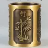 Porta-canetas de latão com ameixa, crisântemo, bambu e orquídea, decoração em relevo, quatro tesouros do escritório, decoração