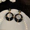 Pendientes de círculo hueco con gota de aceite y aguja de plata, pendientes de temperamento simple retro francés, pendientes vintage de estilo antiguo medio, venta al por mayor