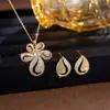 Set de Collar y Pendientes de Gota de Agua con Circonita de Lujo Ligero para Mujer Estilo Europeo y Americano Accesorios con Colgante de Pedrería para Vestidos de Boda y Vestidos de Noche